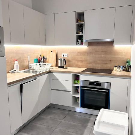 New 2022 Family&Friends Downtown Ac 3Br 2Ba Free Parking Big Balcony Near Metro&Train Station Self Check-In Apt Budapest Extérieur photo