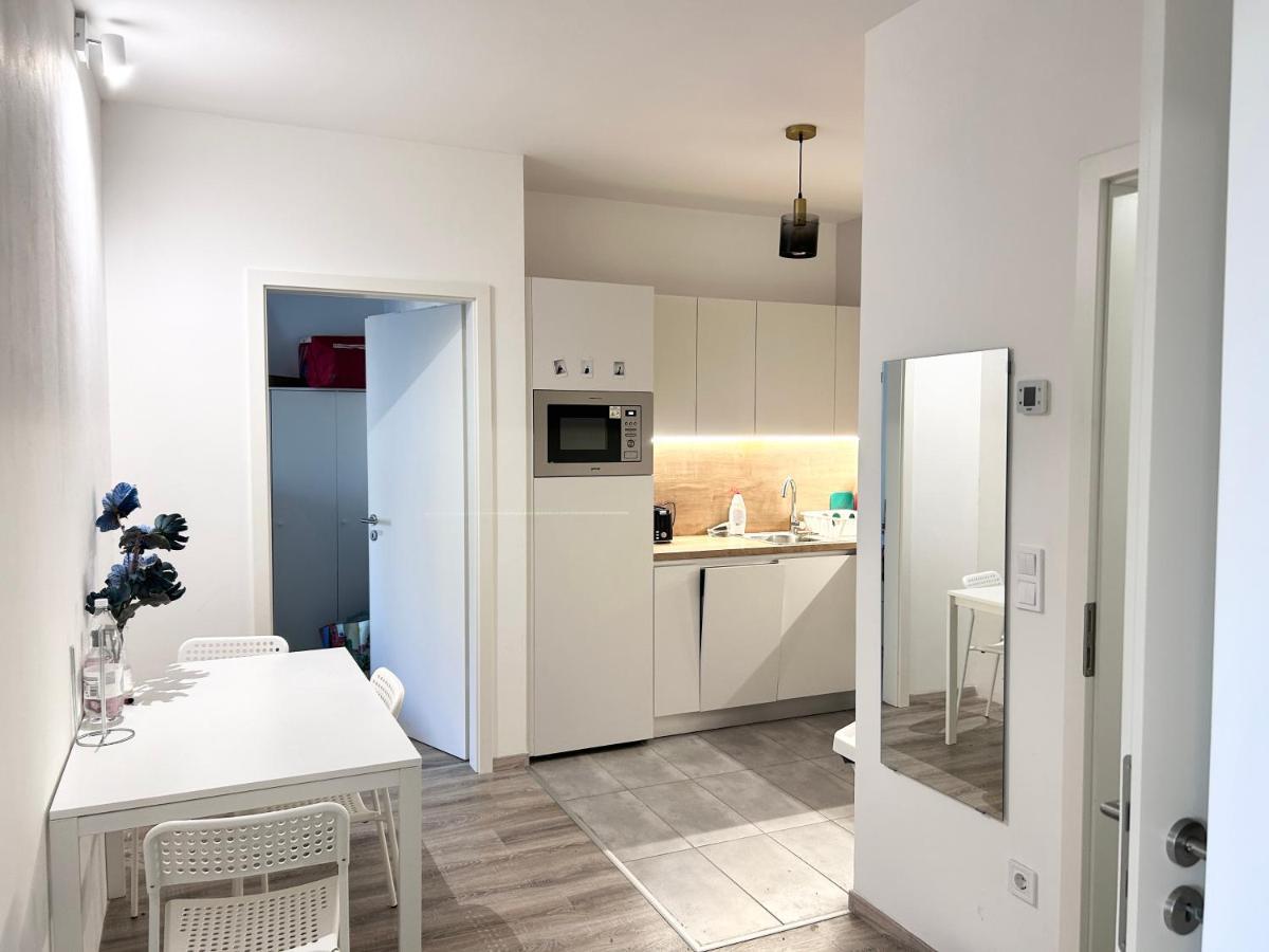New 2022 Family&Friends Downtown Ac 3Br 2Ba Free Parking Big Balcony Near Metro&Train Station Self Check-In Apt Budapest Extérieur photo