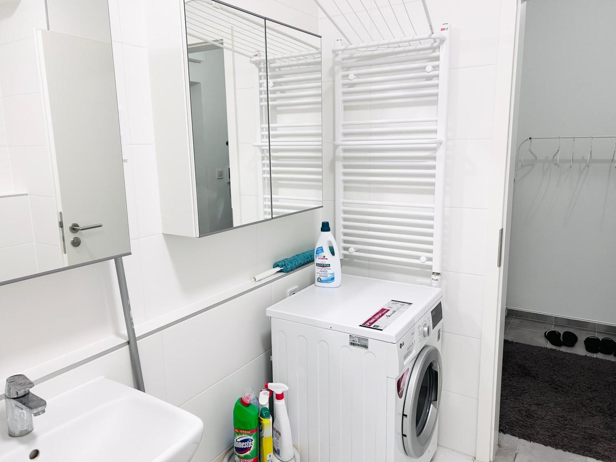 New 2022 Family&Friends Downtown Ac 3Br 2Ba Free Parking Big Balcony Near Metro&Train Station Self Check-In Apt Budapest Extérieur photo